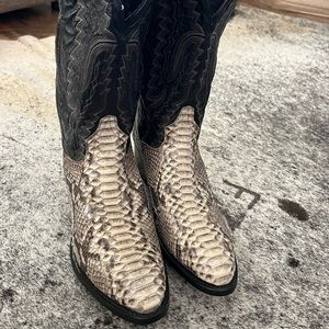 Dan Post snakeskin size 10.5 men’s